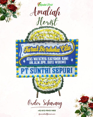 Papan Bunga Duka di Teluk Karang